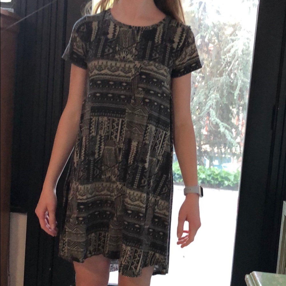Short sleeved dress